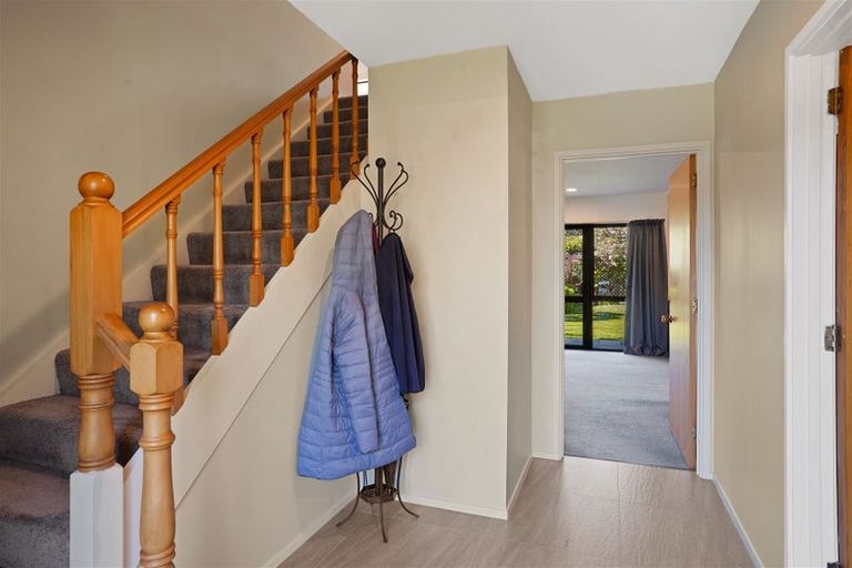 Photo of property in 23 Lakeview Place, Halswell, Christchurch, 8025