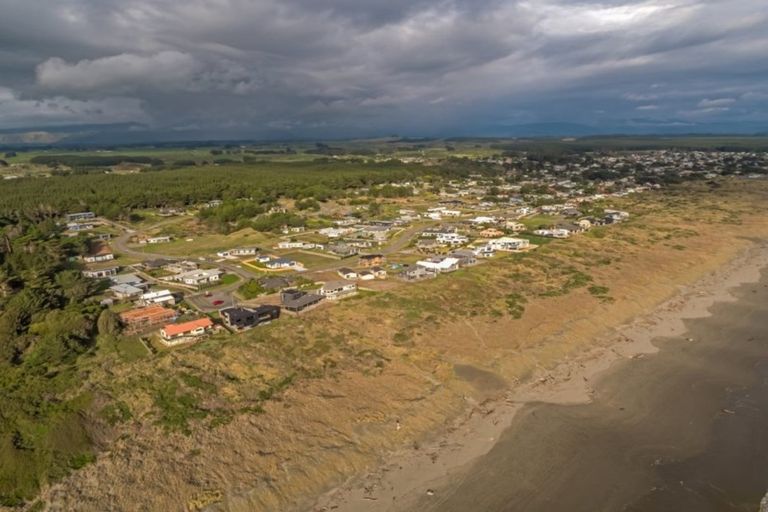 Photo of property in 250 Park Avenue, Waitarere Beach, Levin, 5510