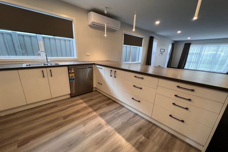 Photo of property in 38 Karearea Avenue, Kenepuru, Porirua, 5022