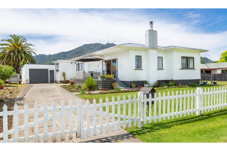 Photo of property in 86 Stanley Avenue, Te Aroha, 3320