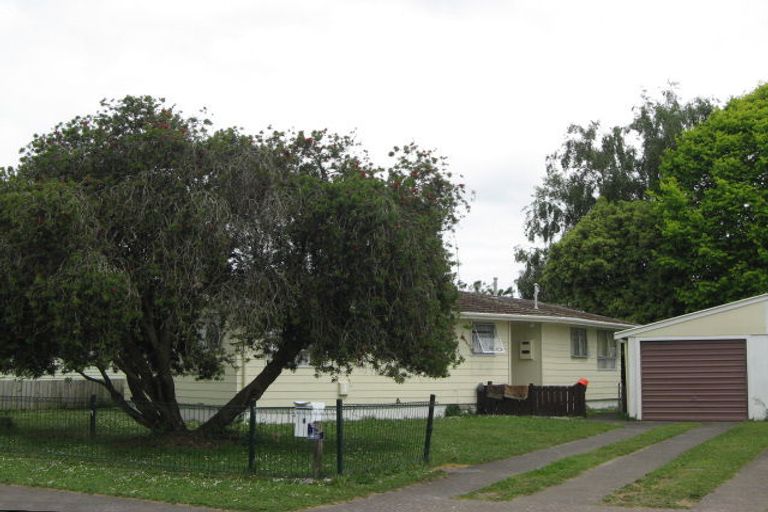 Photo of property in 8 Verner Place, Conifer Grove, Takanini, 2112