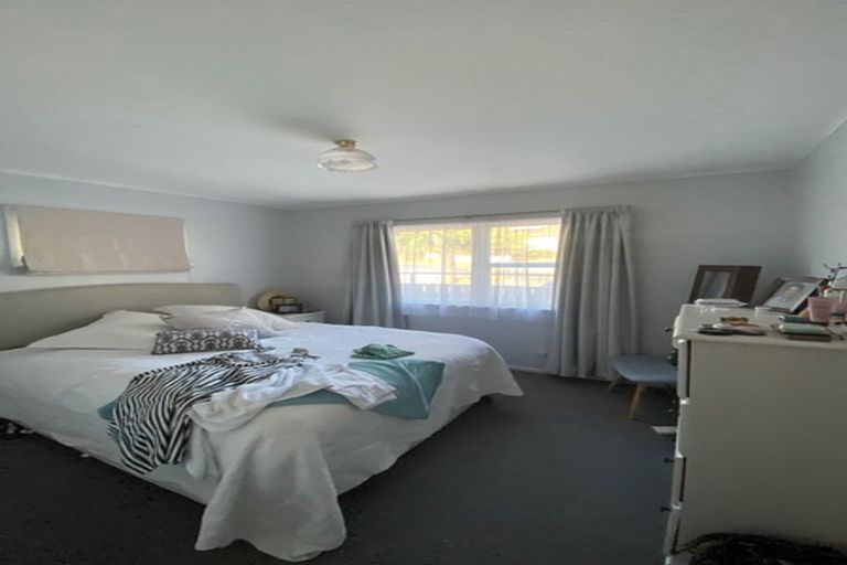 Photo of property in 16 Rotoiti Avenue, Pakuranga Heights, Auckland, 2010