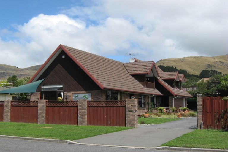 Photo of property in 17 Laing Crescent, Heathcote Valley, Christchurch, 8022