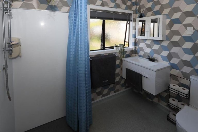 Photo of property in 6 Rinaha Place, Koutu, Rotorua, 3010