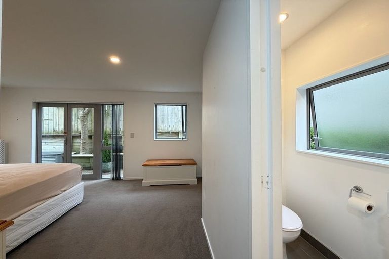 Photo of property in 3/12 Agra Crescent, Khandallah, Wellington, 6035