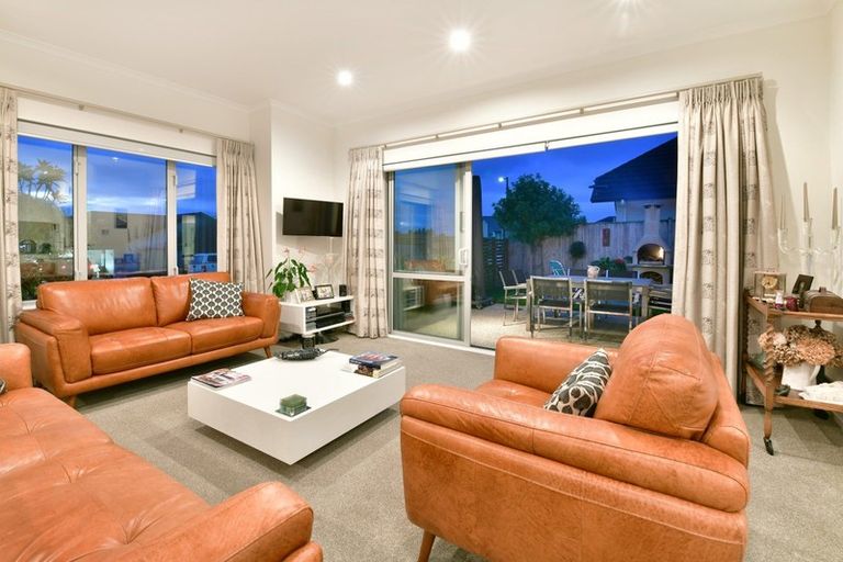 Photo of property in 5 Sibling Court, Silverdale, 0932