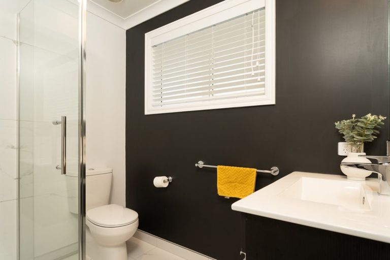 Photo of property in 100 Melksham Drive, Churton Park, Wellington, 6037