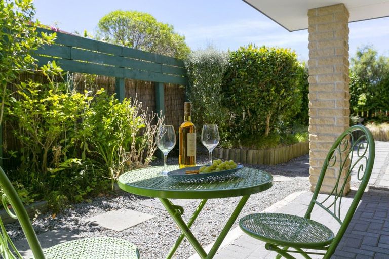 Photo of property in 30 Fairview Terrace, Waipahihi, Taupo, 3330