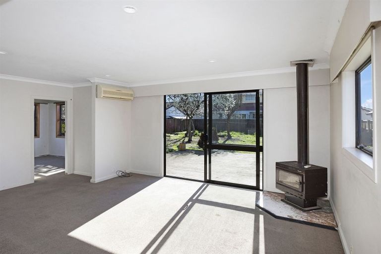 Photo of property in 52 Sawyers Arms Road, Northcote, Christchurch, 8052