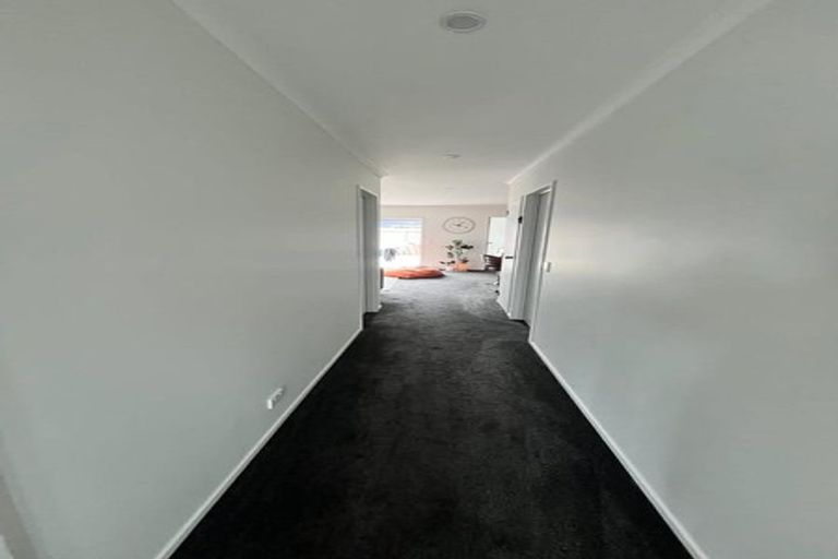 Photo of property in 17 Kutukutu Street, Takanini, 2112