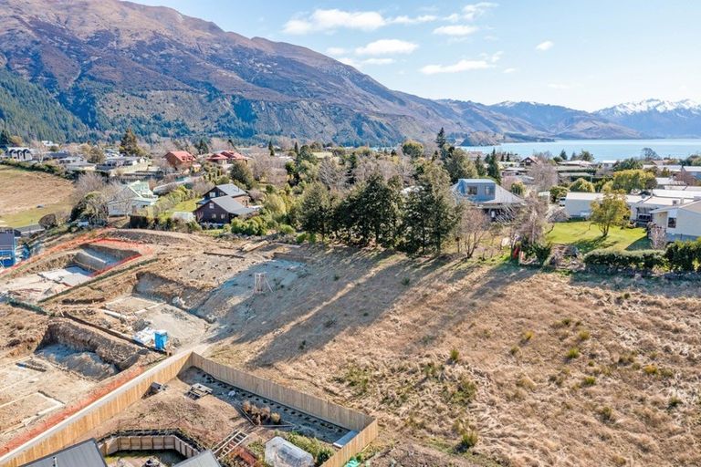 Photo of property in 17 Tomtit Crescent, Lake Hawea, 9382