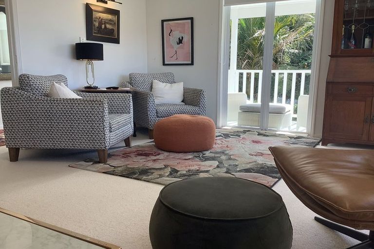 Photo of property in 1/2 Heathcote Road, Castor Bay, Auckland, 0620