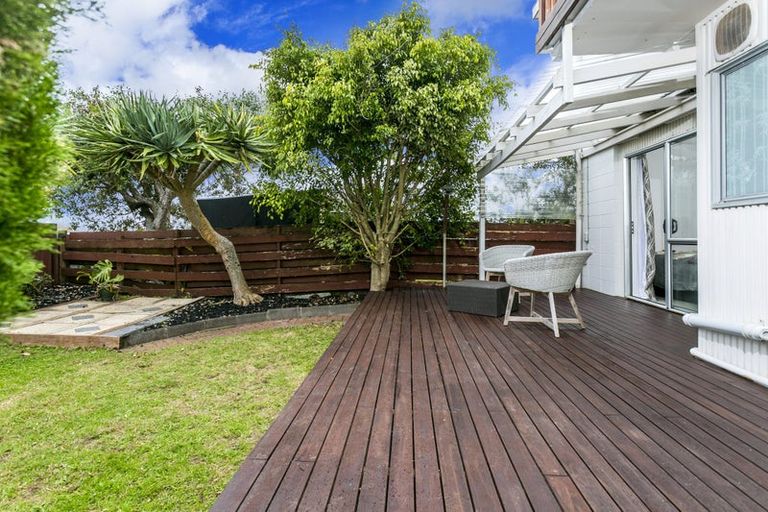 Photo of property in 2/4 Coronation Road, Glenfield, Auckland, 0627