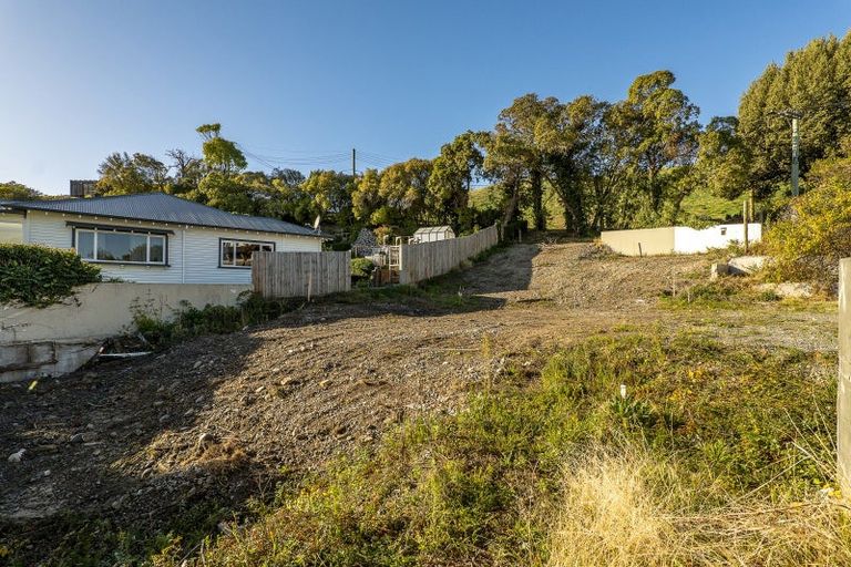 Photo of property in 2/1 The Brae, Mount Pleasant, Christchurch, 8081