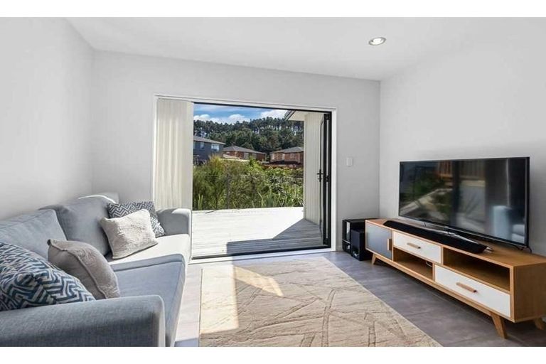 Photo of property in 50 Makamaka Lane, Albany Heights, Auckland, 0632