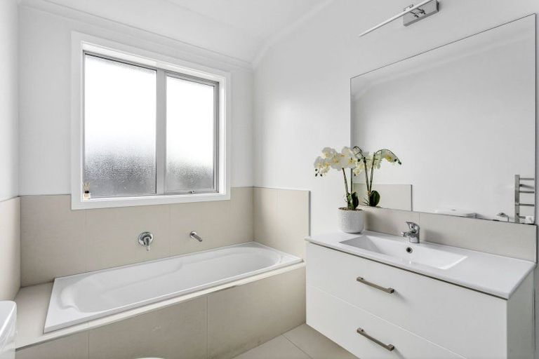 Photo of property in 6 Hehan Close, Cambridge, 3434