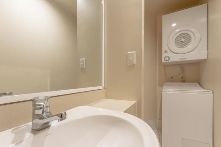 Photo of property in Whitmore Apartments, 7c Stout Street, Wellington Central, Wellington, 6011