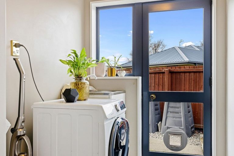 Photo of property in 28 Hawkins Place, Rangiora, 7400