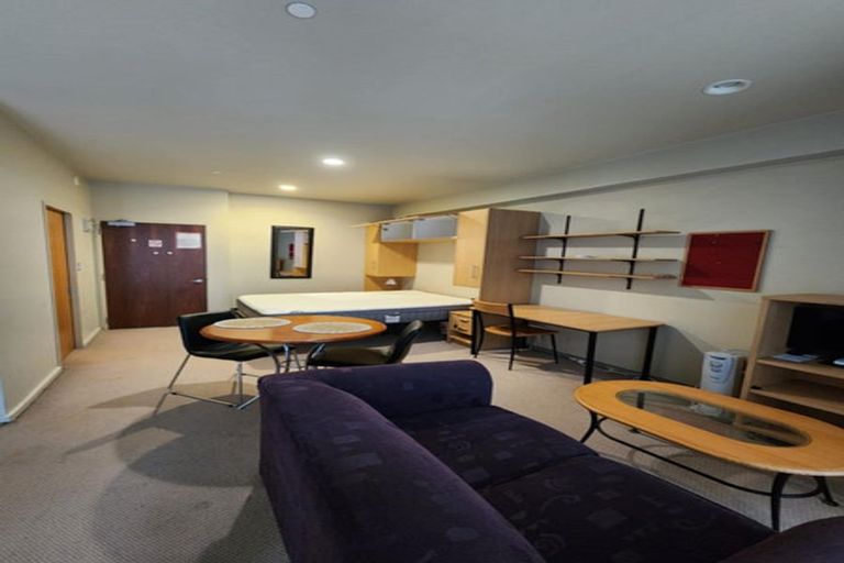 Photo of property in Atrium Apartments, 2i/154 The Terrace, Wellington Central, Wellington, 6011