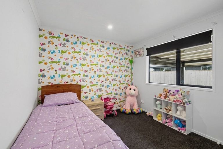 Photo of property in 15 Dreaver Drive, Waitara, 4320