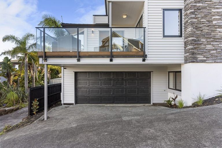 Photo of property in 1/47 Deep Creek Road, Waiake, Auckland, 0630