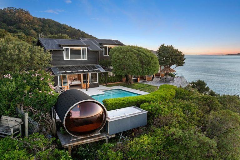 Photo of property in 1 Rangiuru Road, Mahina Bay, Lower Hutt, 5013