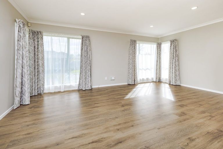 Photo of property in 9 Ardee Close, East Tamaki, Auckland, 2016