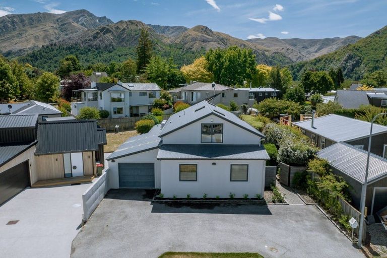 Photo of property in 10 Premier Place, Arrowtown, 9302