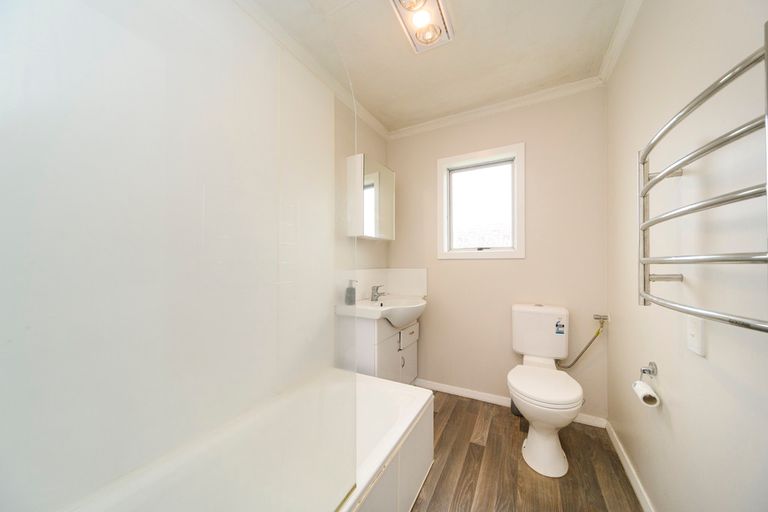 Photo of property in 38 Suzanne Grove, Kelvin Grove, Palmerston North, 4414