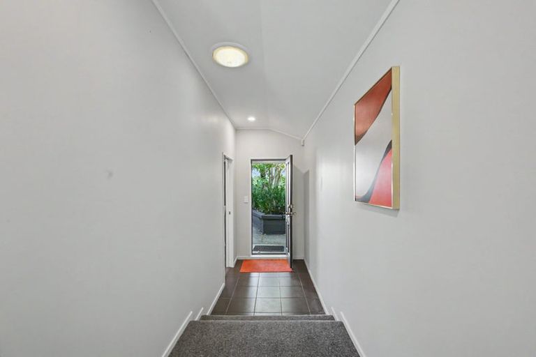 Photo of property in 30 Arlette Place, Massey, Auckland, 0614
