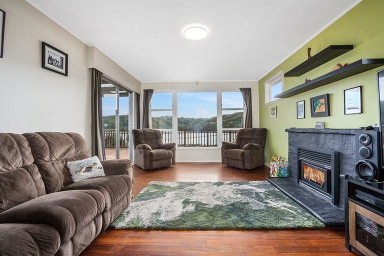 Photo of property in 32 Papakowhai Road, Papakowhai, Porirua, 5024
