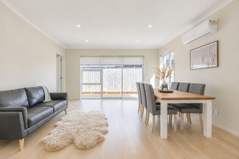 Photo of property in 3 Konoba Avenue, Kumeu, 0810