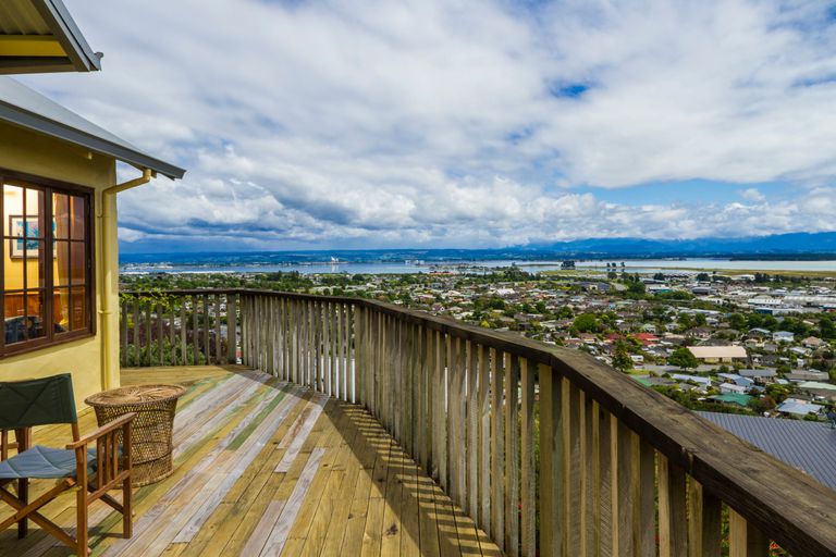 Photo of property in 33 Coster Street, Enner Glynn, Nelson, 7011