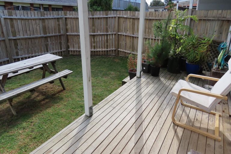 Photo of property in 5/8 Onslow Road, Papakura, 2110