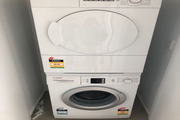 Photo of property in Apollo Apartments, 201/46 Rosedale Road, Rosedale, Auckland, 0632