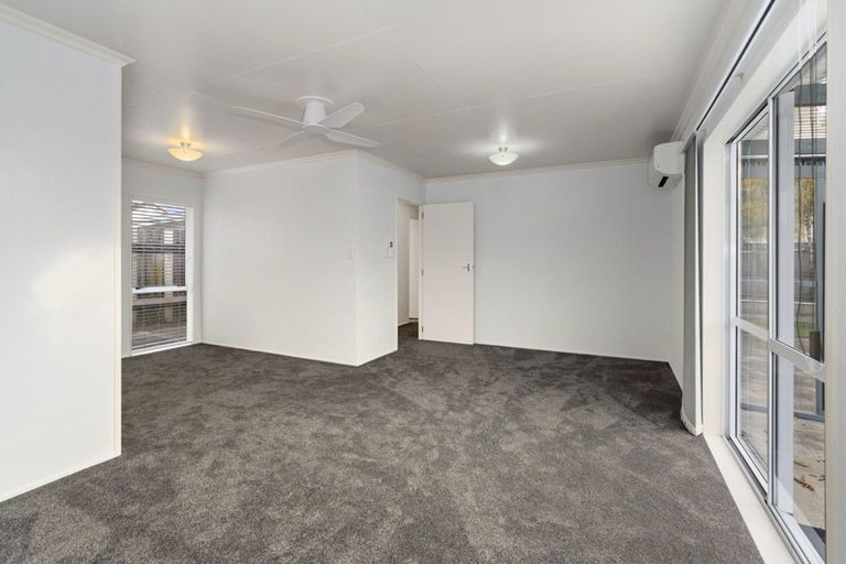 Photo of property in 4 Coromandel Court, Roslyn, Palmerston North, 4414