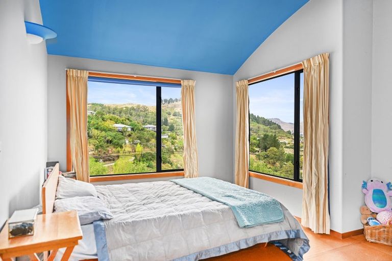 Photo of property in 37 Cornwall Road, Lyttelton, 8082