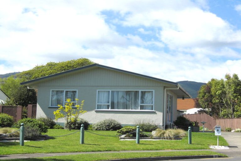 Photo of property in 7 Cornwall Place, Stoke, Nelson, 7011