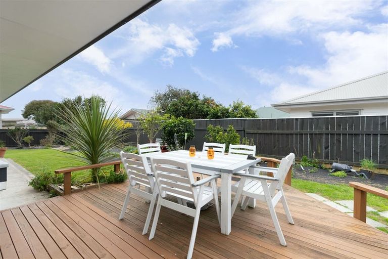 Photo of property in 123b Bartholomew Road, Levin, 5510