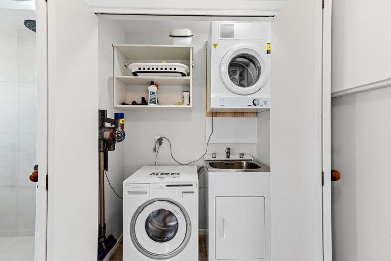 Photo of property in 23a Donnelly Street, Oakura, 4314