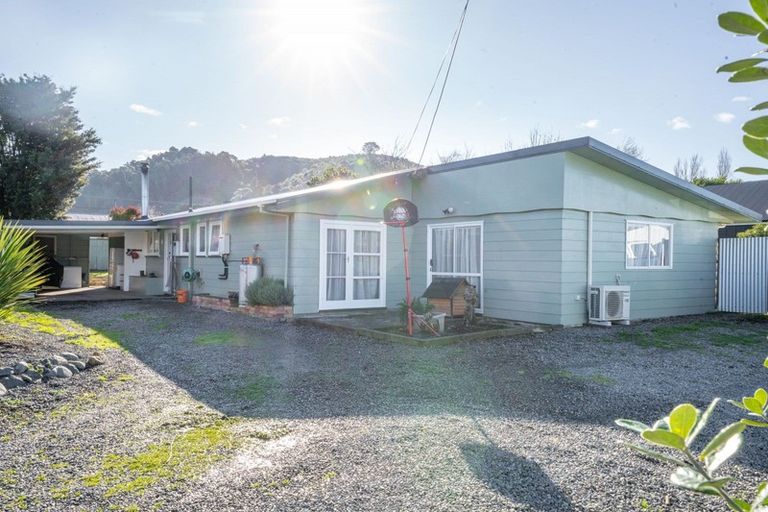 Photo of property in 45f Brandon Street, Featherston, 5710