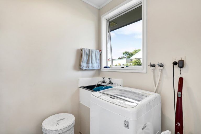 Photo of property in 15 Leon Place, Waitara, 4320