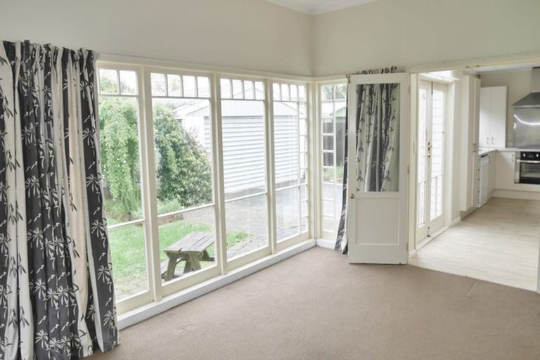 Photo of property in 35 Weka Street, Fendalton, Christchurch, 8041