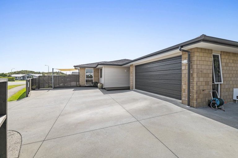 Photo of property in 2 Wentworth Lane, Waiwhakaiho, New Plymouth, 4312