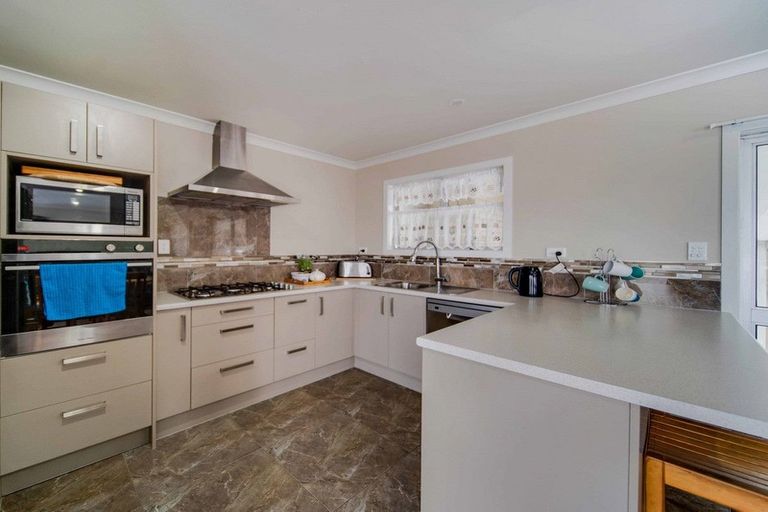 Photo of property in 32 Cargill Street, Papakura, 2110