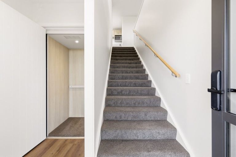 Photo of property in 1 Glendas Way, Acacia Bay, 3385