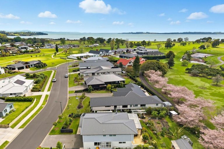Photo of property in 10 Serenity Drive, Omokoroa, 3114