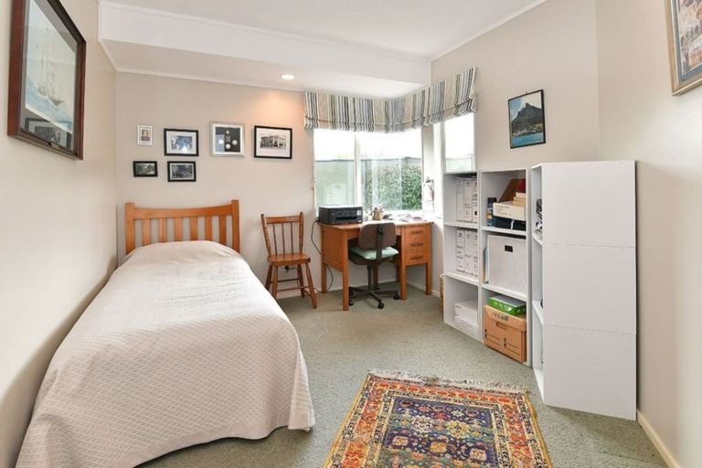 Photo of property in 28 Settlers Grove, Orewa, 0931