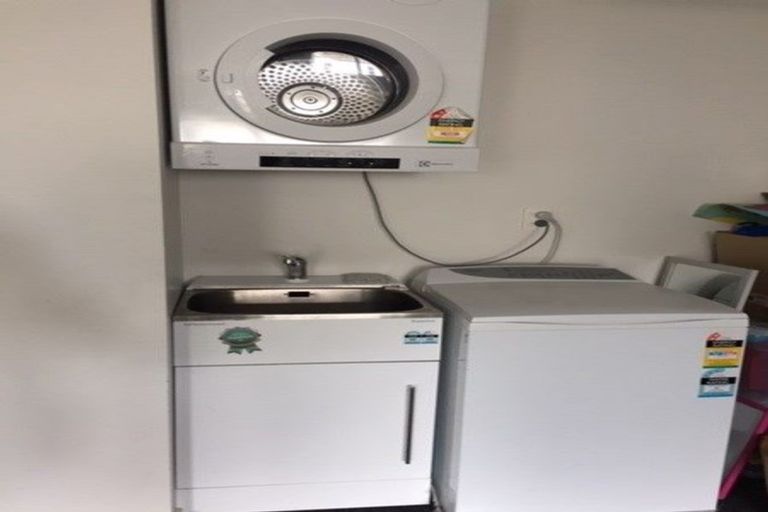 Photo of property in 11 Bickerton Rise, Churton Park, Wellington, 6037