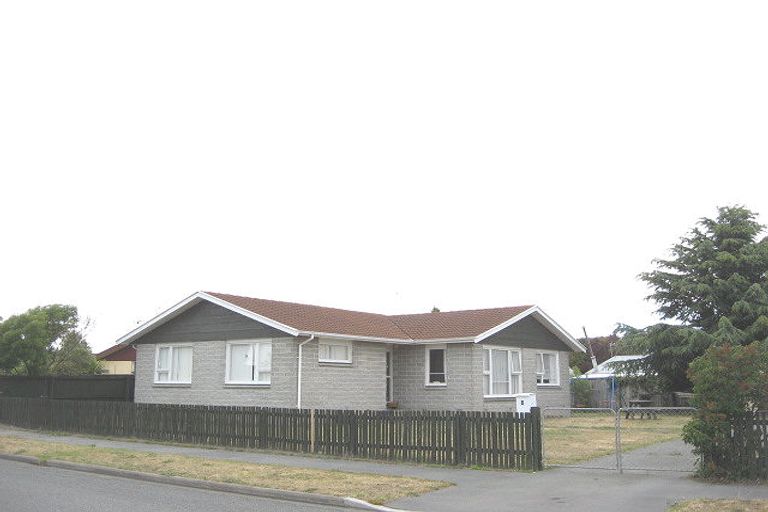 Photo of property in 4 Jade Place, Parklands, Christchurch, 8083
